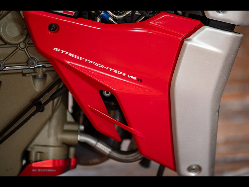 DUCATI Streetfighter V4S *Lots Of Upgrades - 1 Former Keeper* 0dr Manual 2026