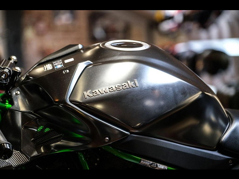 KAWASAKI Ninja H2R Ninja H2R New Old Stock Del Miles 0dr Manual 2026