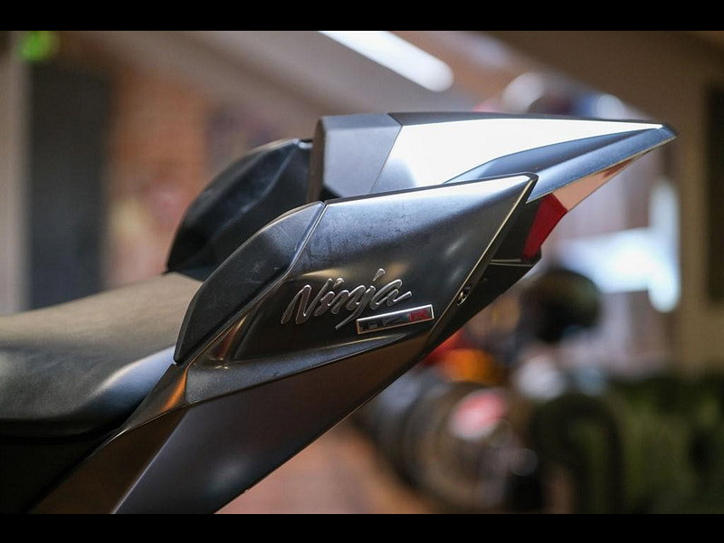 KAWASAKI Ninja H2R Ninja H2R New Old Stock Del Miles 0dr Manual 2026