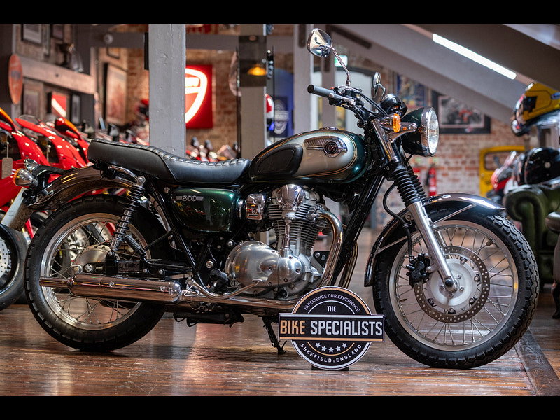 KAWASAKI W800 *Just 1,265 Miles From New - 1 Former Keeper* 0dr Manual 2026