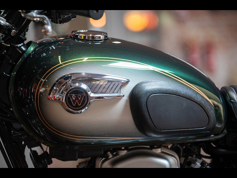 KAWASAKI W800 *Just 1,265 Miles From New - 1 Former Keeper* 0dr Manual 2026