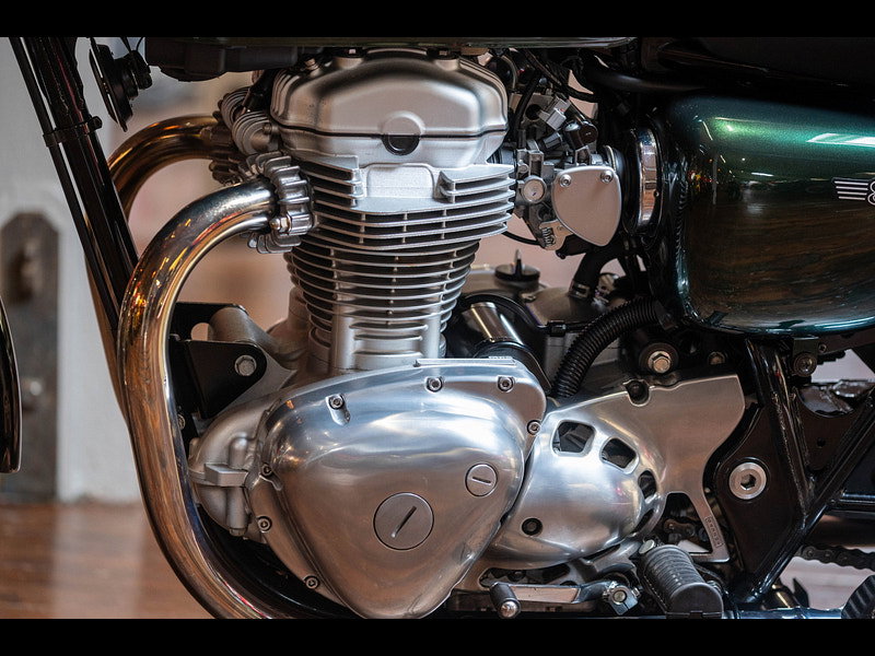 KAWASAKI W800 *Just 1,265 Miles From New - 1 Former Keeper* 0dr Manual 2026