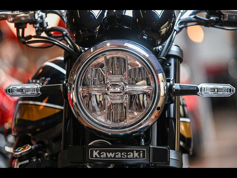 KAWASAKI Z900 rs *Original Example - Only 578 Miles* 0dr Manual 2026