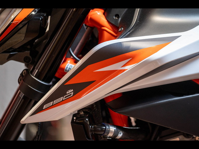 KTM 890 Duke *R Model - Lovely Example* 0dr Manual 2026
