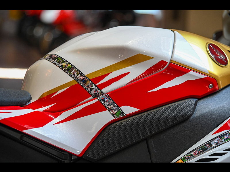 Honda Cbr1000rr fireblade sp John McGuiness 100th TT Race Start Replica No.17 0dr Manual 2026