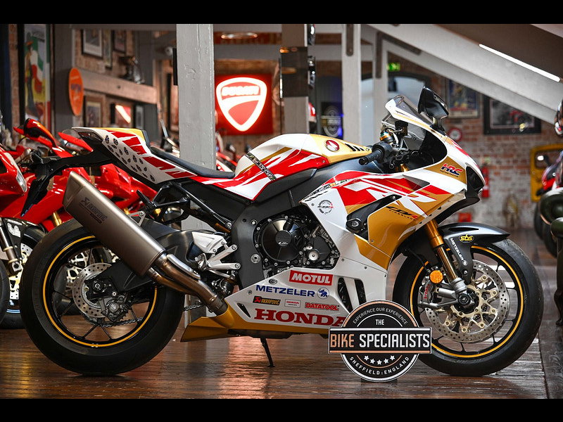 Honda Cbr1000rr fireblade sp John McGuiness 100th TT Race Start Replica No.17 0dr Manual 2026