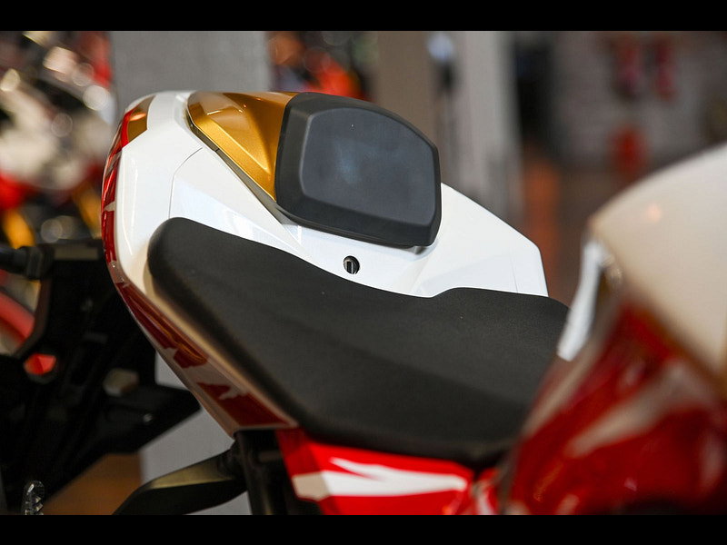Honda Cbr1000rr fireblade sp John McGuiness 100th TT Race Start Replica No.17 0dr Manual 2026