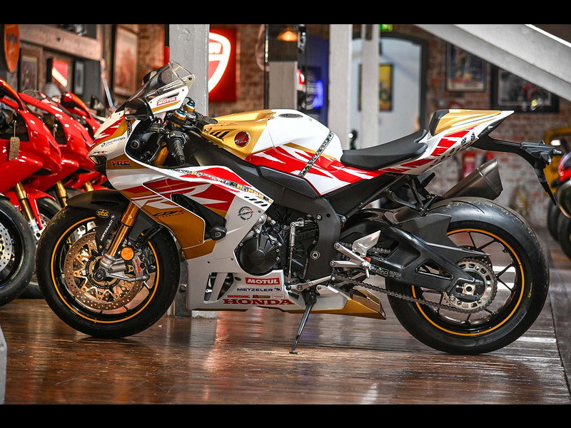 Honda Cbr1000rr fireblade sp John McGuiness 100th TT Race Start Replica No.17 0dr Manual 2026