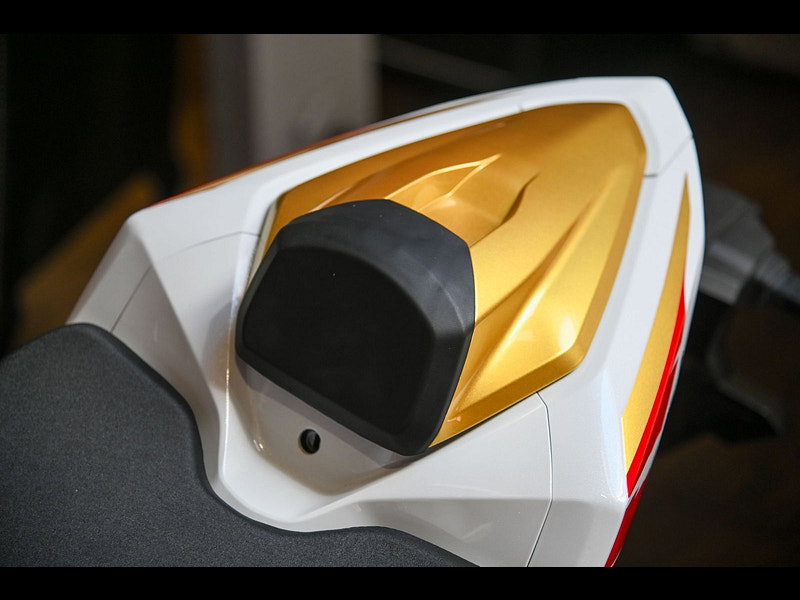 Honda Cbr1000rr fireblade sp John McGuiness 100th TT Race Start Replica No.17 0dr Manual 2026