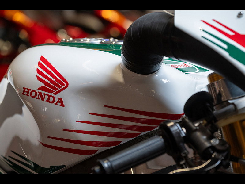Honda RVF750 RC45 - "Simply The Best" 0dr Manual 2026