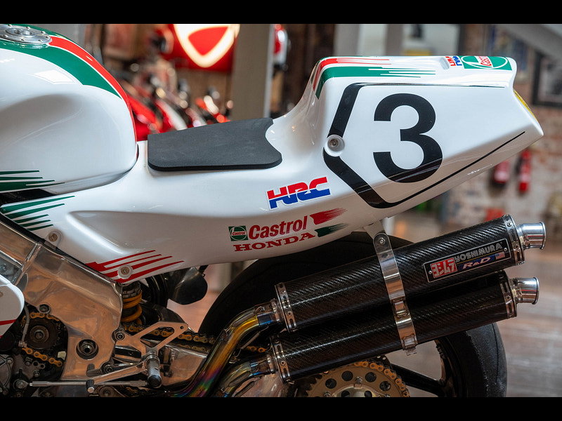 Honda RVF750 RC45 - "Simply The Best" 0dr Manual 2026