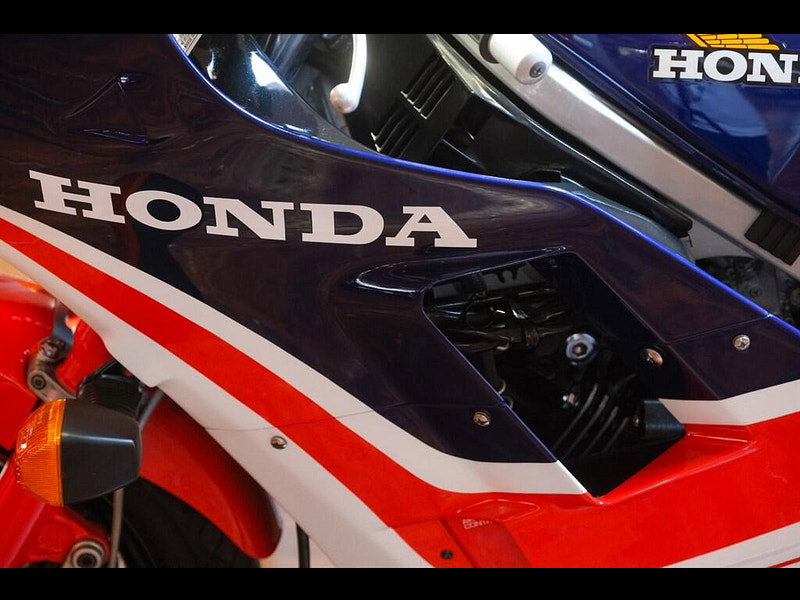 Honda VF1000 VF1000RE Iconic 80's V4 Honda 0dr Manual 2026