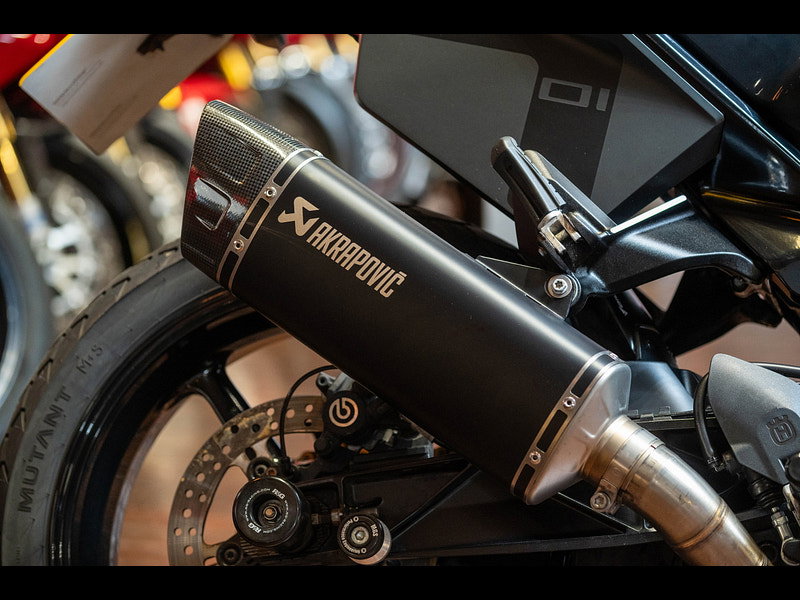 HUSQVARNA Svartpilen 701 *Akrapovic Exhaust - Low Mileage* 0dr Manual 2026