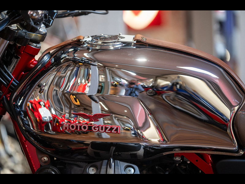 MOTO GUZZI V7 744 Cafe Racer  0dr Manual 2026