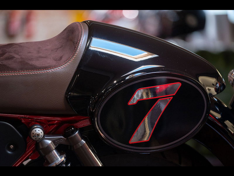 MOTO GUZZI V7 744 Cafe Racer  0dr Manual 2026