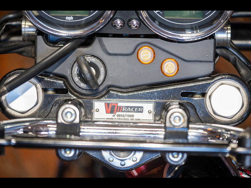 MOTO GUZZI V7 744 Cafe Racer  0dr Manual 2026
