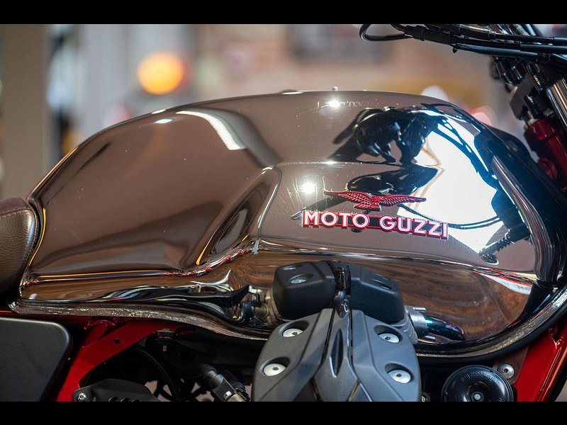 MOTO GUZZI V7 744 Cafe Racer  0dr Manual 2026