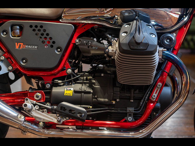 MOTO GUZZI V7 744 Cafe Racer  0dr Manual 2026