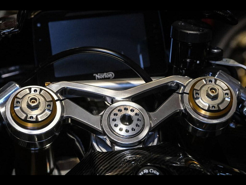 Norton V4 sv Norton V4 SV *Carbon* 0dr Manual 2026