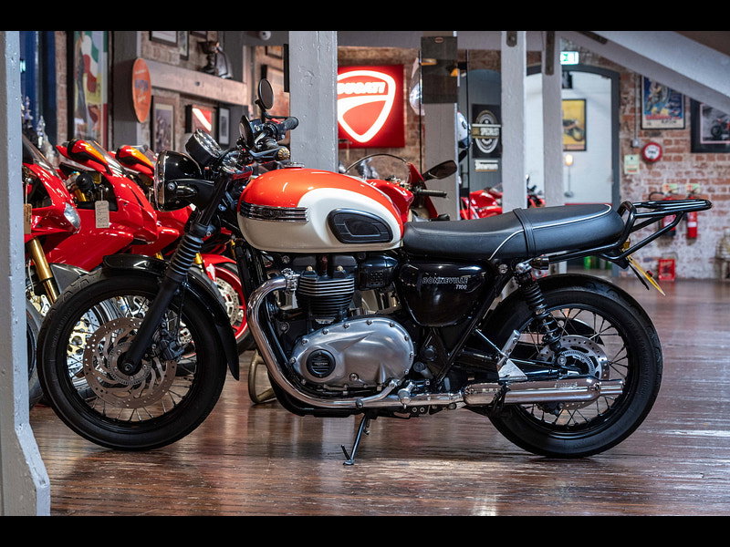 Triumph Bonneville T100 *Stunning Example* 0dr Manual 2026