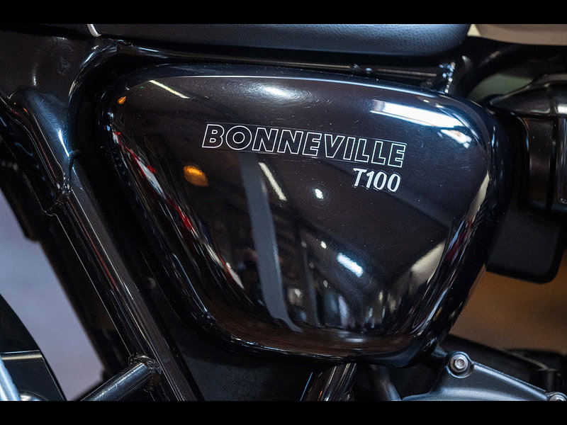 Triumph Bonneville T100 *Stunning Example* 0dr Manual 2026