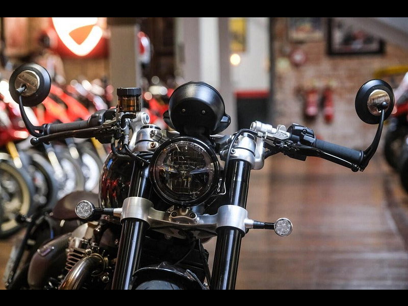 Triumph Bobber *TFC Triumph Bobber - No. 49/750 * 0dr Manual 2026