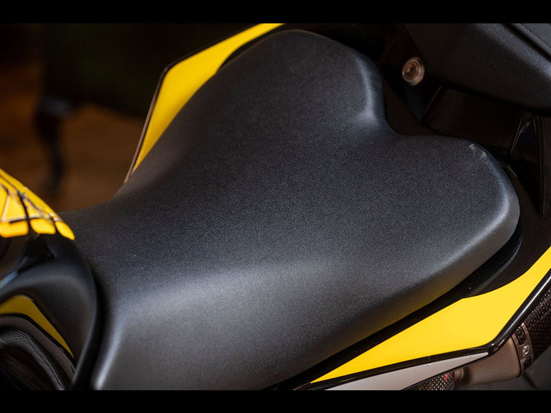 Yamaha R1 Just 1,800 Miles From New - 1 Former Keeper* 0dr Manual 2026