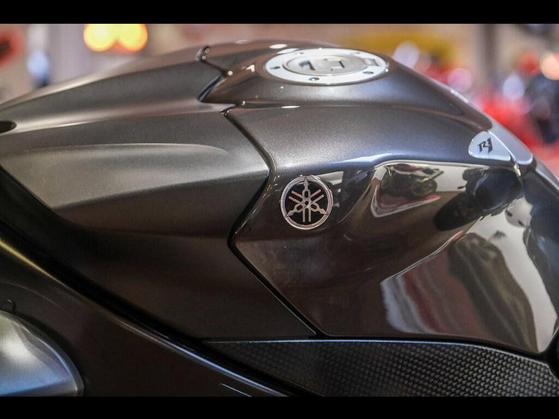 Yamaha R1 *Yamaha YZF R1 - Akrapovic End Cans* 0dr Manual 2026
