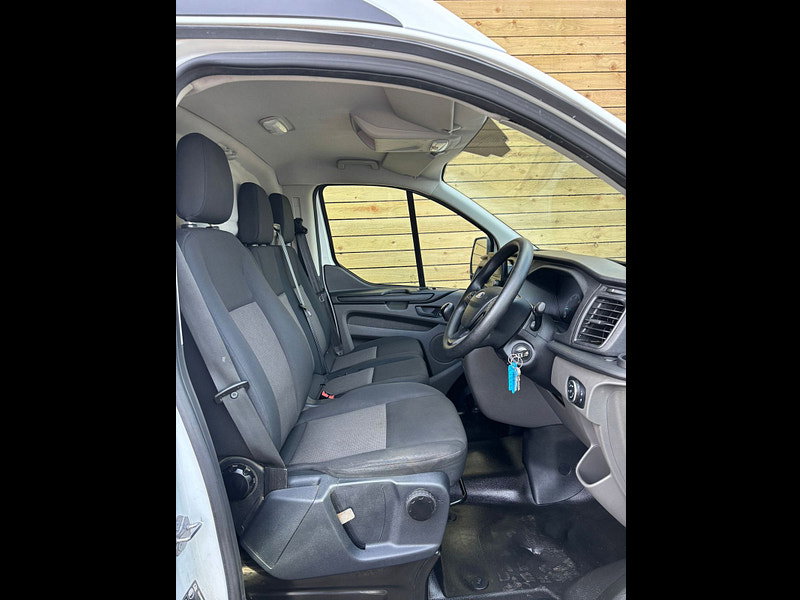 Ford Transit Custom 2.0 300 EcoBlue Leader Panel Van 5dr Diesel Manual L2 H2 Euro 6 (s/s) (130 ps)