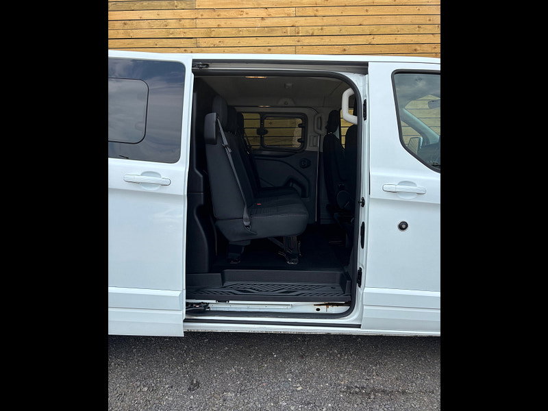 Ford Transit Custom 2.0 300 EcoBlue Limited Crew Van Double Cab 5dr Diesel Manual L2 H1 Euro 6 (s/s) (130 ps)