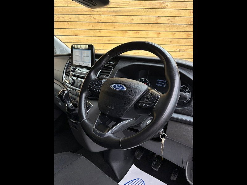 Ford Transit Custom 2.0 300 EcoBlue Limited Crew Van Double Cab 5dr Diesel Manual L2 H1 Euro 6 (s/s) (130 ps)