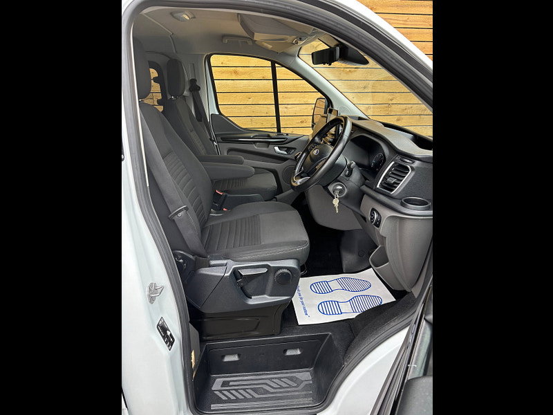Ford Transit Custom 2.0 300 EcoBlue Limited Crew Van Double Cab 5dr Diesel Manual L2 H1 Euro 6 (s/s) (130 ps)