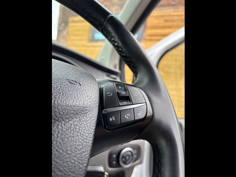 Ford Transit Custom 2.0 300 EcoBlue Limited Crew Van Double Cab 5dr Diesel Manual L2 H1 Euro 6 (s/s) (130 ps)