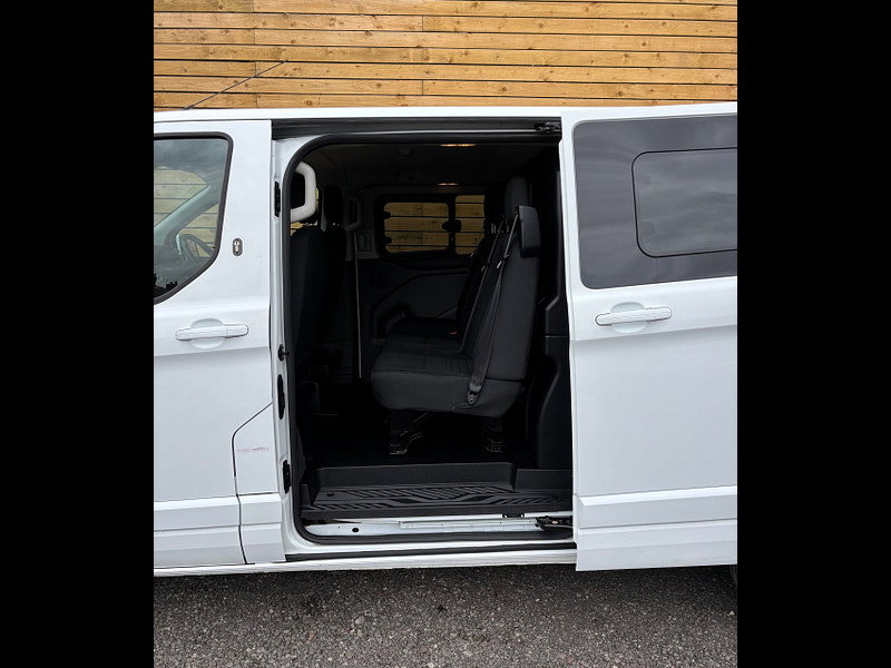 Ford Transit Custom 2.0 300 EcoBlue Limited Crew Van Double Cab 5dr Diesel Manual L2 H1 Euro 6 (s/s) (130 ps)