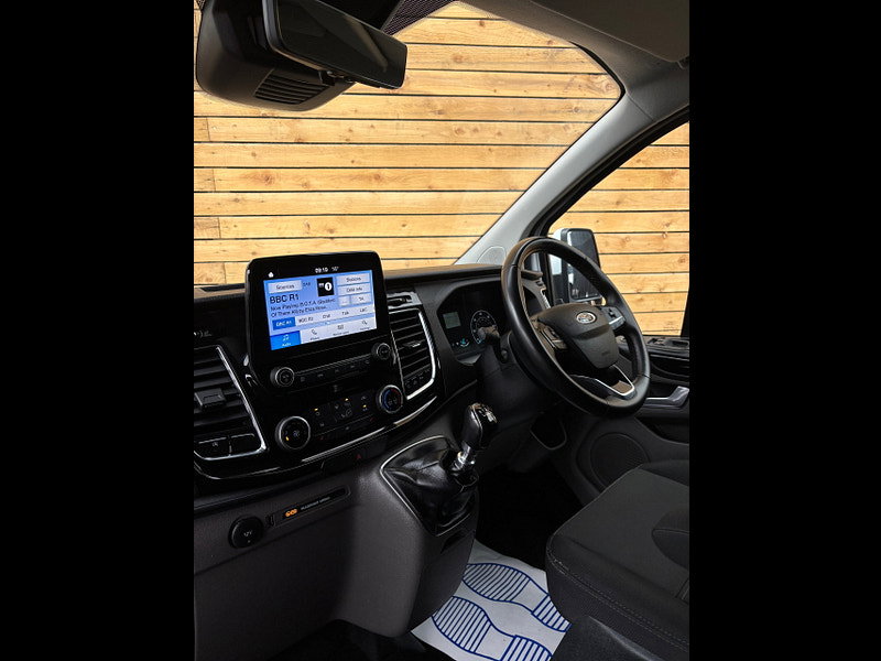 Ford Transit Custom 2.0 300 EcoBlue Limited Crew Van Double Cab 5dr Diesel Manual L2 H1 Euro 6 (s/s) (130 ps)