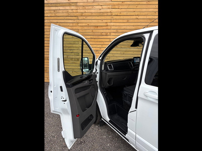 Ford Transit Custom 2.0 300 EcoBlue Limited Crew Van Double Cab 5dr Diesel Manual L2 H1 Euro 6 (s/s) (130 ps)