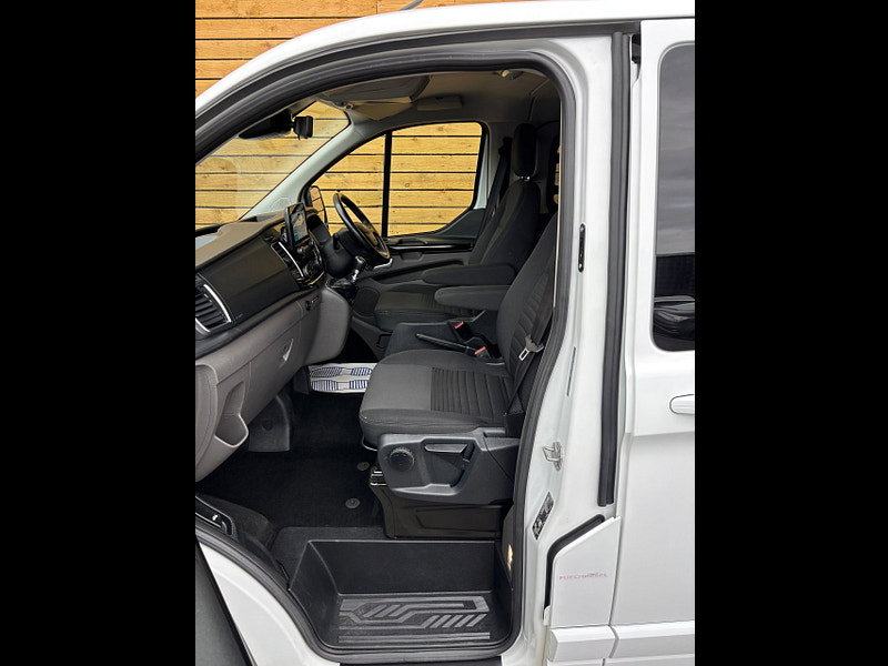 Ford Transit Custom 2.0 300 EcoBlue Limited Crew Van Double Cab 5dr Diesel Manual L2 H1 Euro 6 (s/s) (130 ps)