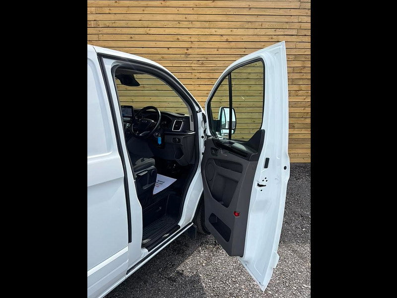 Ford Transit Custom 2.0 300 EcoBlue Limited Panel Van 5dr Diesel Auto L1 H1 Euro 6 (s/s) (130 ps)