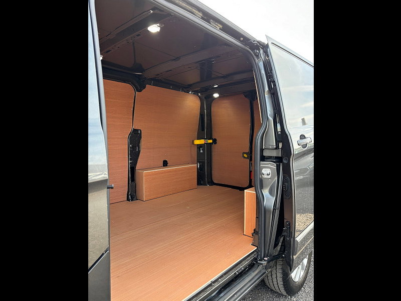 Ford Transit Custom 2.0 300 EcoBlue Limited Panel Van 5dr Diesel Auto L1 H1 Euro 6 (s/s) (170 ps)