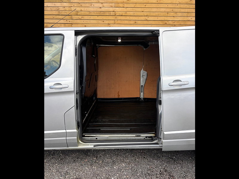 Ford Transit Custom 2.0 340 EcoBlue Limited Panel Van 5dr Diesel Manual L2 H1 Euro 6 (s/s) (170 ps)