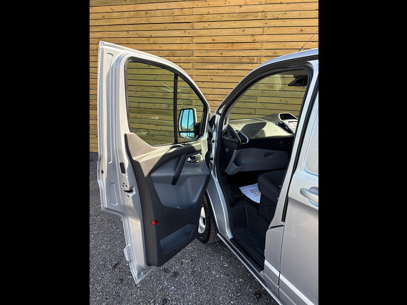 Ford Transit Custom 2.0 TDCi 270 Limited Panel Van 5dr Diesel Manual L1 H1 (157 g/km, 128 bhp)