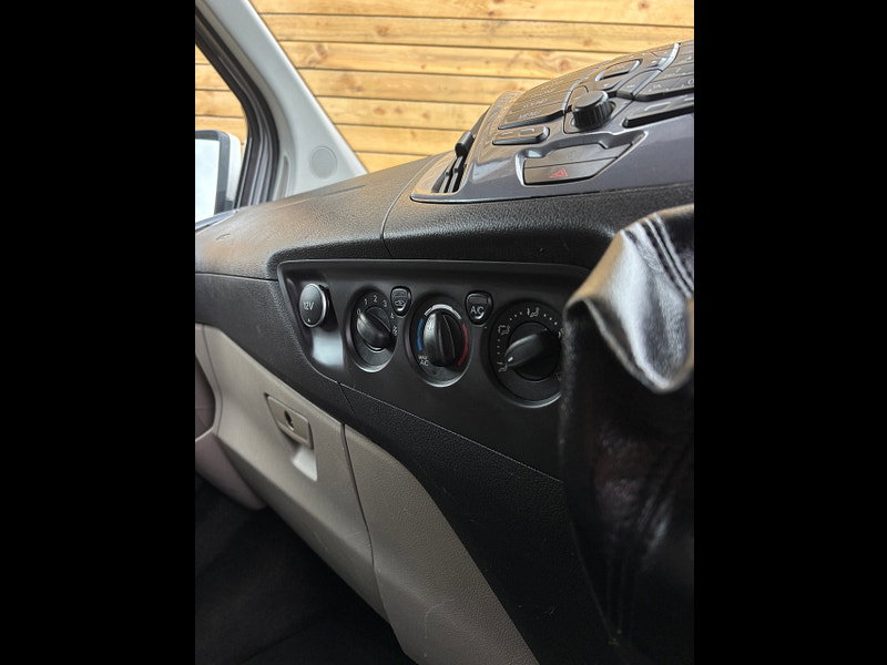 Ford Transit Custom 2.0 TDCi 290 Limited Crew Van 6dr Diesel Manual L2 H2 (170 g/km, 128 bhp)