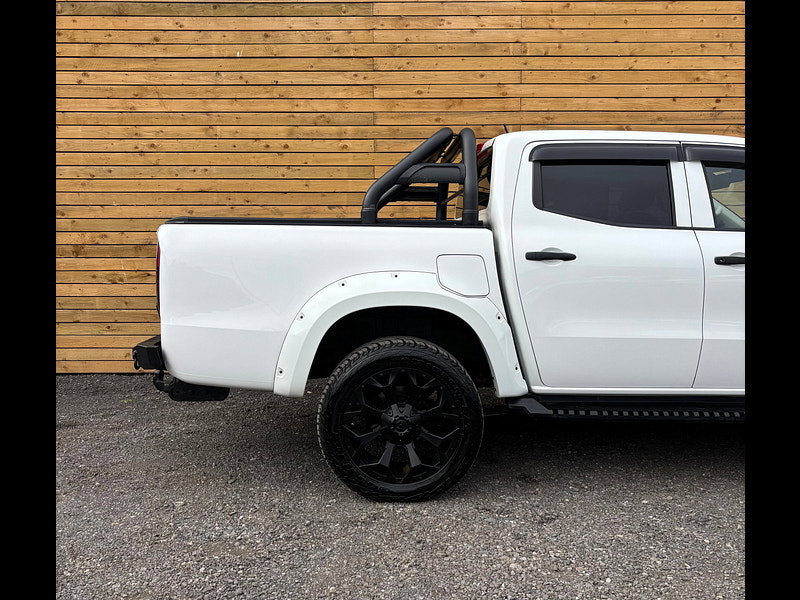 Mercedes-Benz X Class 2.3 CDI Pure Pickup Double Cab 4dr Diesel 4MATIC Euro 6 (190 ps)