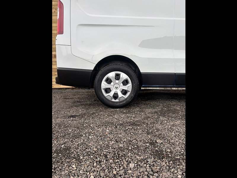Renault Trafic 2.0 dCi Blue LL30 Business+ Panel Van 5dr Diesel Manual L2 H1 Euro 6 (s/s) (130 ps)