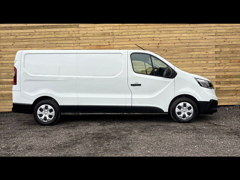 Renault Trafic 2.0 dCi Blue LL30 Business+ Panel Van 5dr Diesel Manual L2 H1 Euro 6 (s/s) (130 ps)