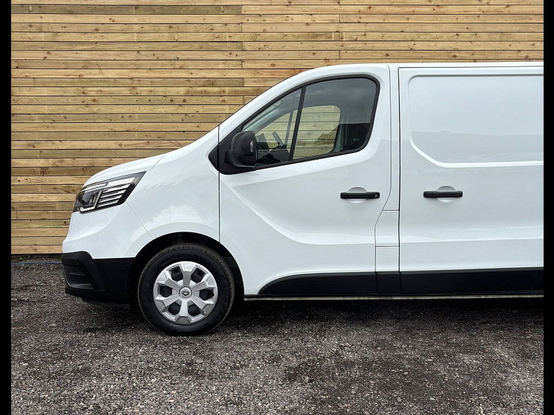 Renault Trafic 2.0 dCi Blue LL30 Business+ Panel Van 5dr Diesel Manual L2 H1 Euro 6 (s/s) (130 ps)