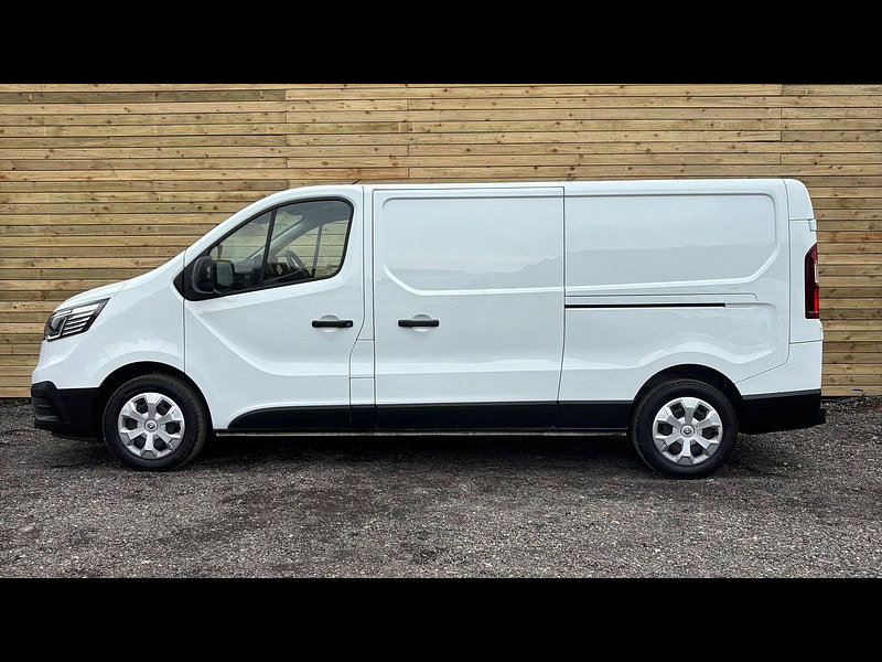Renault Trafic 2.0 dCi Blue LL30 Business+ Panel Van 5dr Diesel Manual L2 H1 Euro 6 (s/s) (130 ps)
