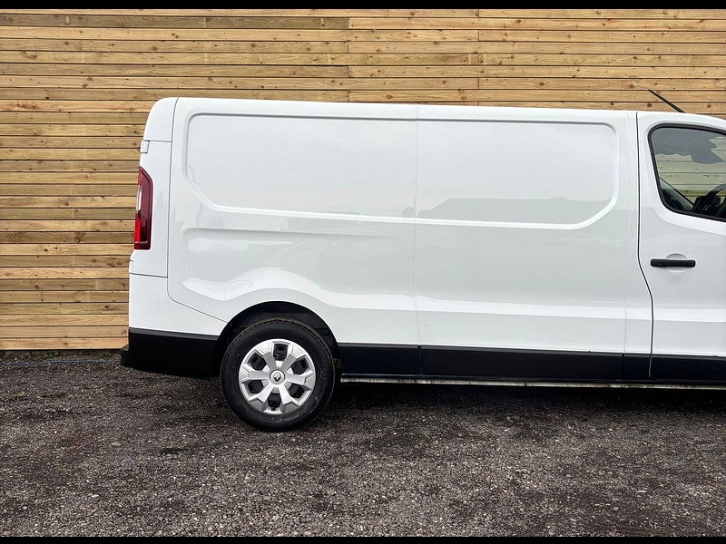 Renault Trafic 2.0 dCi Blue LL30 Business+ Panel Van 5dr Diesel Manual L2 H1 Euro 6 (s/s) (130 ps)