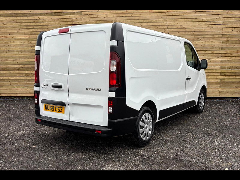 Renault Trafic 2.0 dCi ENERGY 28 Business Panel Van 5dr Diesel Manual SWB Standard Roof Euro 6 (s/s) (120 ps)