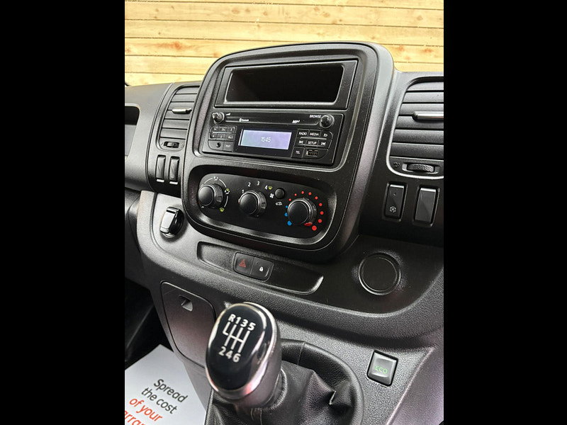 Renault Trafic 2.0 dCi ENERGY 28 Business Panel Van 5dr Diesel Manual SWB Standard Roof Euro 6 (s/s) (120 ps)